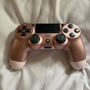 PS4 controller